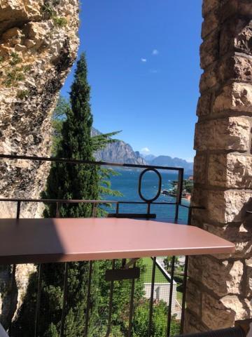 Breathtaking View. Daire Malcesine Dış mekan fotoğraf