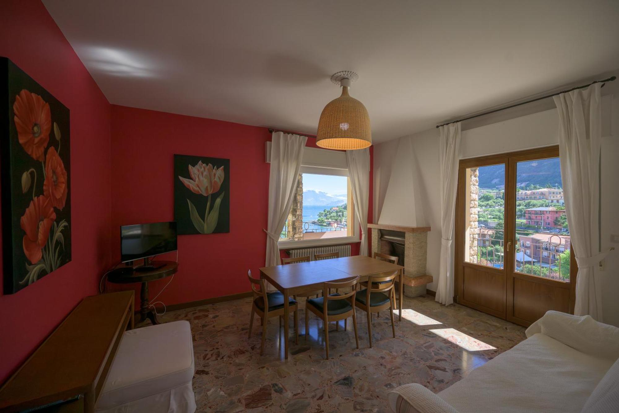 Breathtaking View. Daire Malcesine Dış mekan fotoğraf