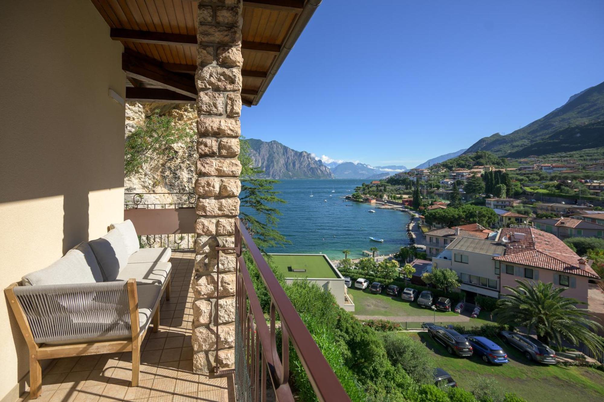 Breathtaking View. Daire Malcesine Dış mekan fotoğraf